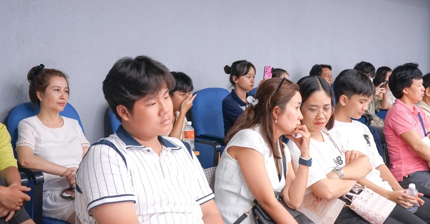 Rối não chọn ngành, sĩ tử 2k7 "cầu cứu" podcourse để hiểu nghề từ A-Z- Ảnh 2.