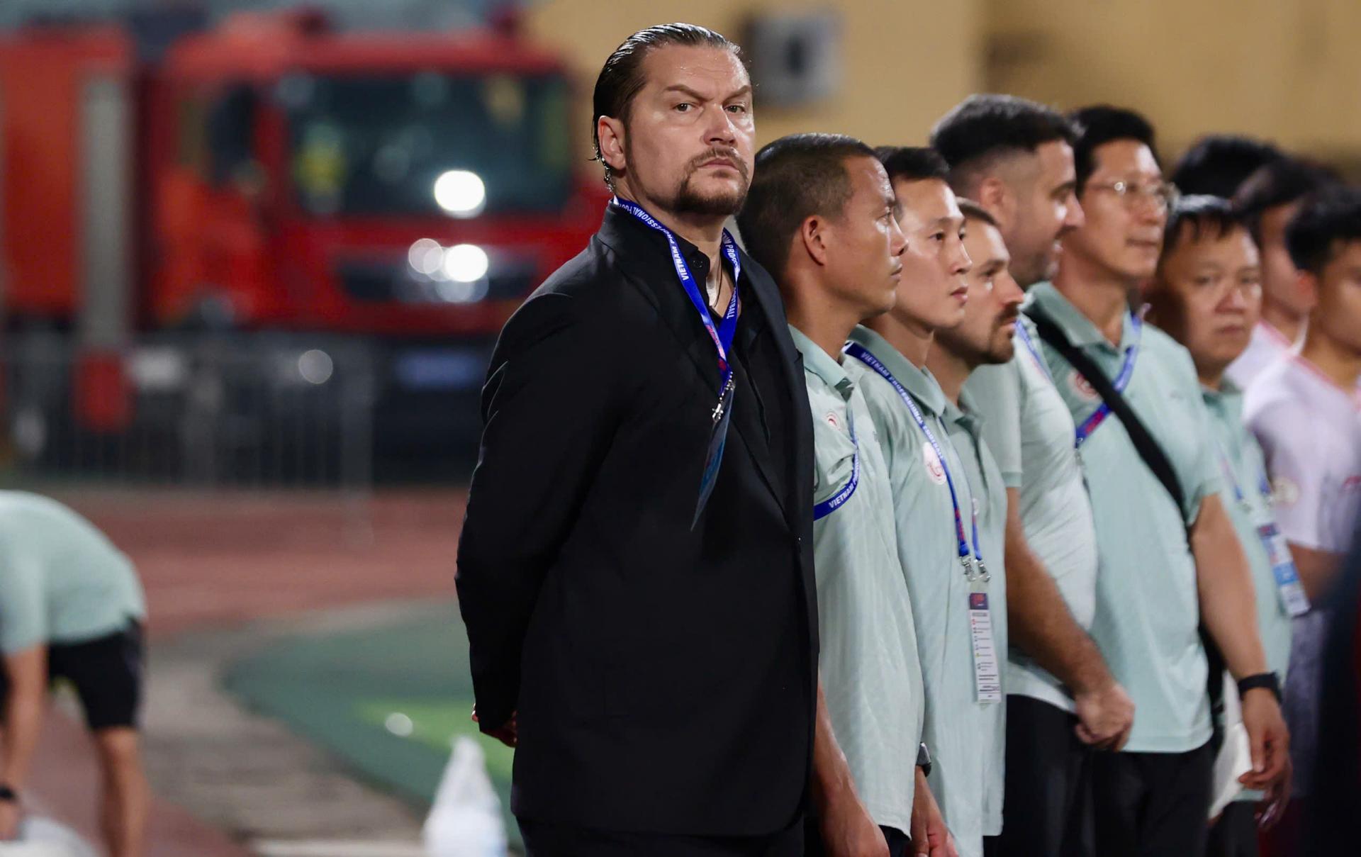 Đại thắng 6-0 ngày ra mắt, HLV châu Âu gửi “chiến thư” tới cả V.League cho cuộc đua vô địch- Ảnh 1.