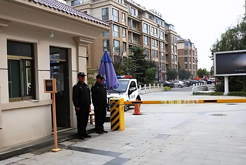 Người đàn ông mua chung cư giá 1,3 tỷ đồng, 2 năm sau dọn đến thì phát hiện nhà có chủ mới, chủ đầu tư tuyên bố: “Tưởng anh không ở nên bán cho người khác”- Ảnh 2.