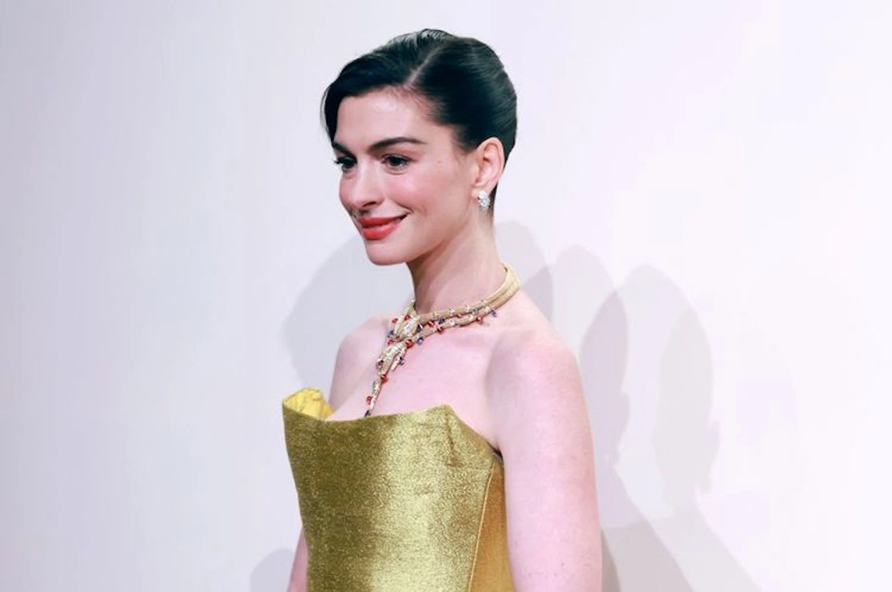 Bí quyết dưỡng da căng bóng rạng rỡ của Anne Hathaway- Ảnh 3.