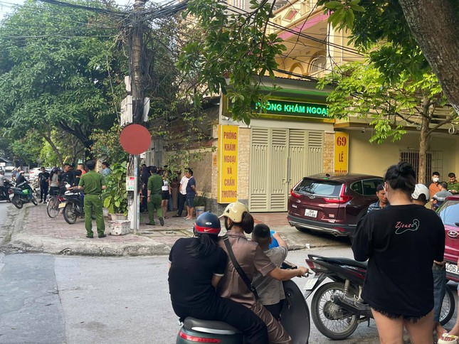 Vụ bệnh nhân tử vong tại phòng khám tư: Lịm dần, không phản xạ sau khi tiêm thuốc gây tê- Ảnh 1.