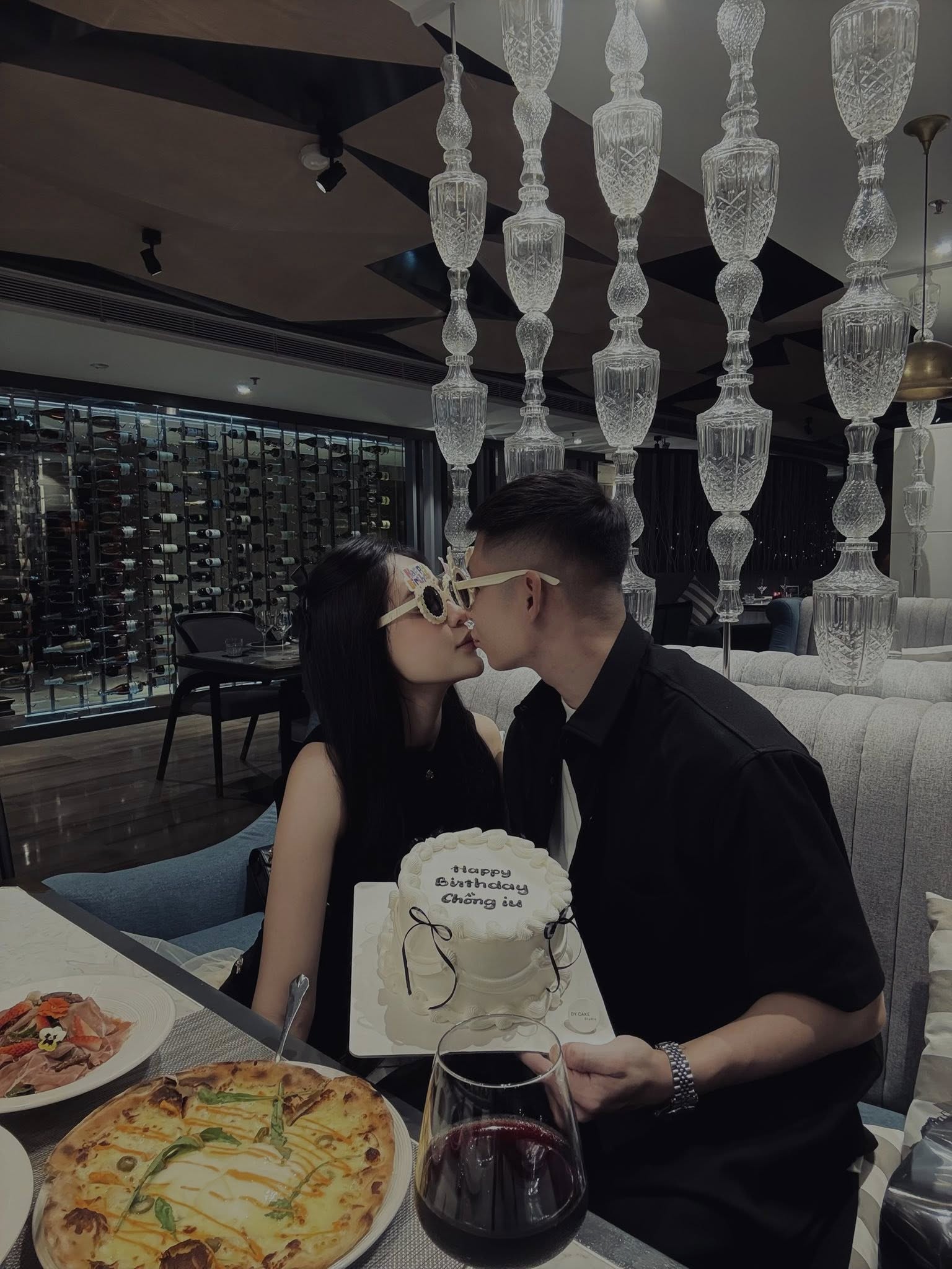 Chia tay Á hậu Vbiz trong ồn ào, “nam thần” U23 Việt Nam công khai khoá mối tình mới, visual không phải dạng vừa- Ảnh 4.