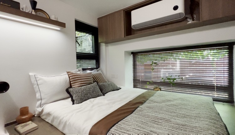 6 thành viên sống chen chúc trong căn nhà 20m²: Muốn leo cầu thang phải cúi người khom lưng, nhìn thôi đã muốn nghẹt thở!- Ảnh 7.