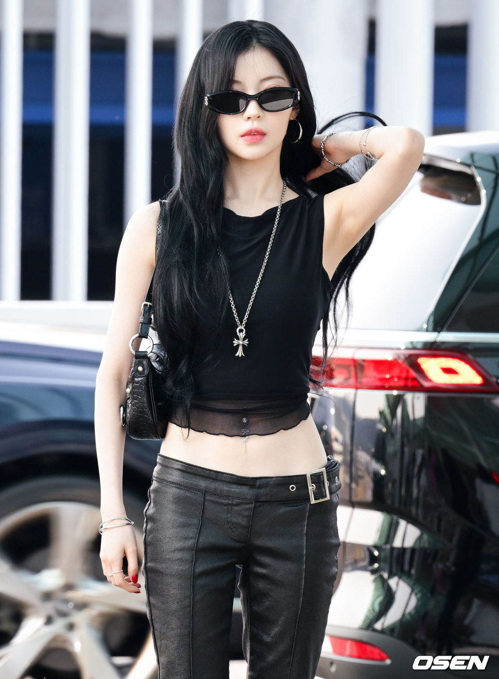 "Em gái BLACKPINK" xúng xính sang Việt Nam: Quân đoàn mỹ nhân đẹp nức nở, "tiểu Jennie" nổi nhất vì điều này- Ảnh 7.