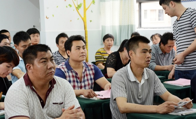 Ban đại diện phụ huynh ở TP.HCM đề nghị đóng tiền liên hoan, thầy giáo nói câu bất ngờ: 30 năm mới nghe lần đầu!- Ảnh 1.