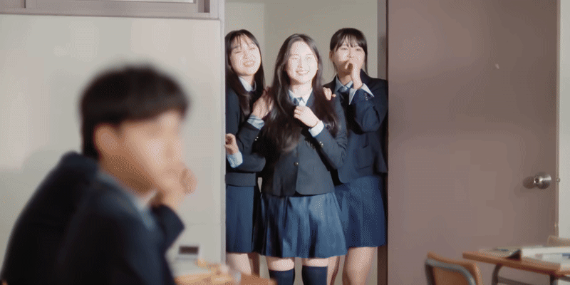 Khung hình ngập tràn visual đang hot điên đảo: Nhà gái chiến thần nhạc số cứ đụng là thua, nhà trai đẹp nhất Kpop- Ảnh 2.
