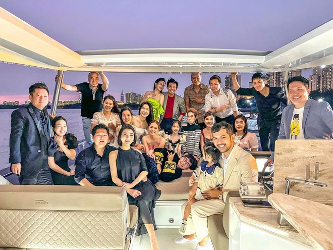 Giật mình trước độ xa xỉ nhà Đoàn Di Băng khi đi du lịch: Check-in toàn nơi thượng lưu, dịch vụ chuẩn giới siêu giàu- Ảnh 1.