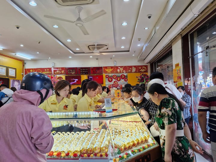 SJC làm ăn ra sao trong hơn 10 năm độc quyền vàng miếng?- Ảnh 3.