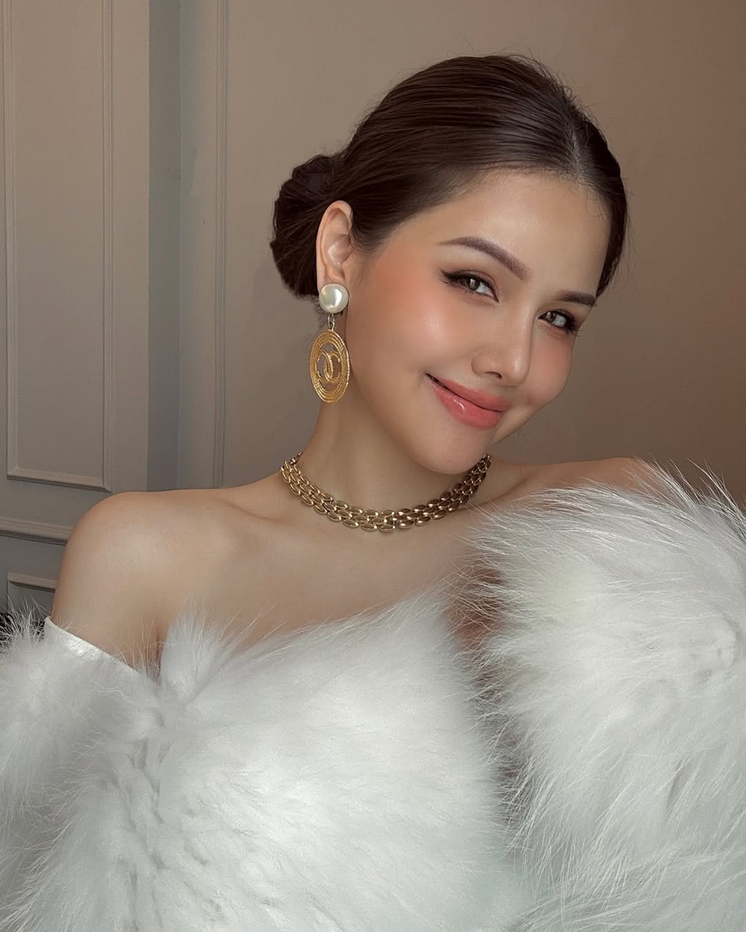 Dâu hào môn Phanh Lee thanh lý phụ kiện: Toàn đồ sang xịn mịn giá từ 300k, "hết vèo vèo" nhanh như gió
- Ảnh 2.