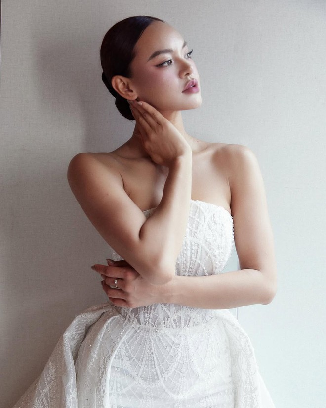1 Á hậu Việt 