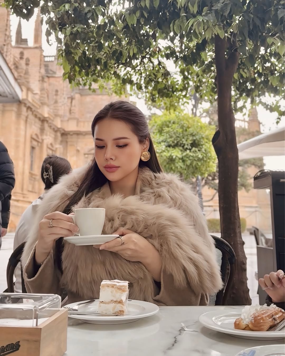 Dâu hào môn Phanh Lee thanh lý phụ kiện: Toàn đồ sang xịn mịn giá từ 300k, "hết vèo vèo" nhanh như gió
- Ảnh 7.