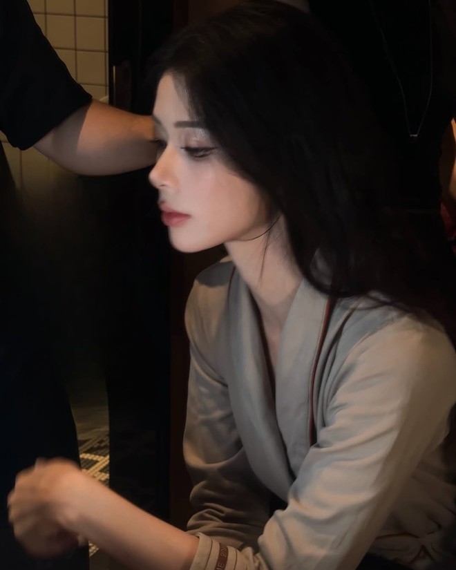 Mỹ nữ váy trắng bước lả lướt khiến dân tình điêu đứng, đang là hot girl bỗng thành “nữ chính ngôn tình”- Ảnh 7.