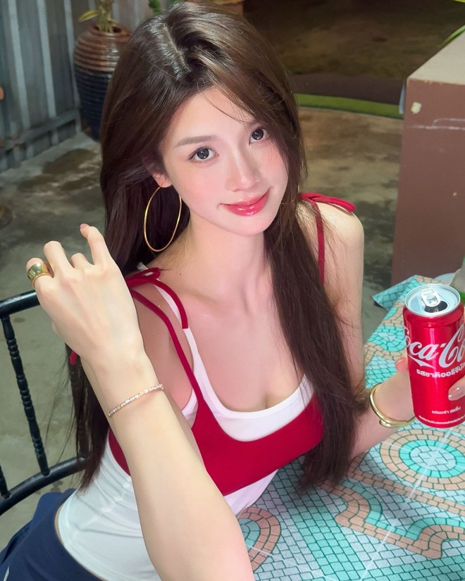 Mỹ nữ váy trắng bước lả lướt khiến dân tình điêu đứng, đang là hot girl bỗng thành “nữ chính ngôn tình”- Ảnh 9.
