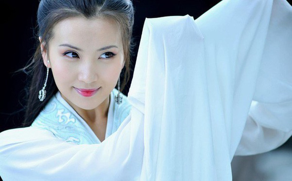 10 mỹ nhân có đôi mắt đẹp nhất Trung Quốc: Triệu Vy bét bảng, hạng 1 như hồ ly bước ra từ truyền thuyết- Ảnh 9.