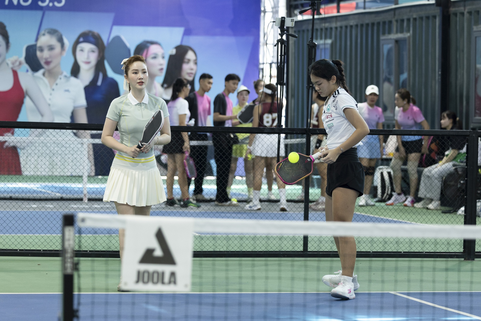Giải pickleball Vbiz: Hiền Hồ ẵm cúp vô địch, Bảo Thy - tình cũ Hoa hậu Hương Giang thi đấu rực lửa!- Ảnh 9.