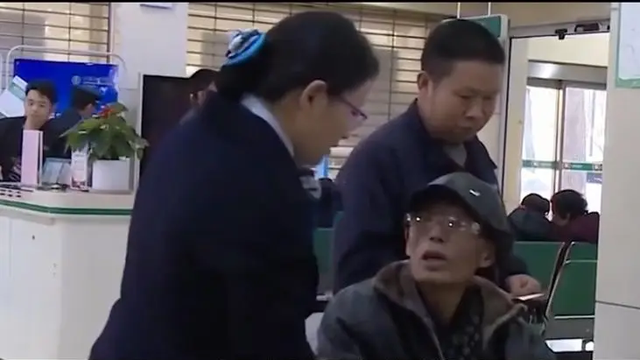 Gửi tiết kiệm gần 70 tỷ, 5 năm sau chỉ còn hơn 100 nghìn đồng: Ngân hàng từ chối trách nhiệm, người đàn ông sốc nặng khi biết nguyên do- Ảnh 2.