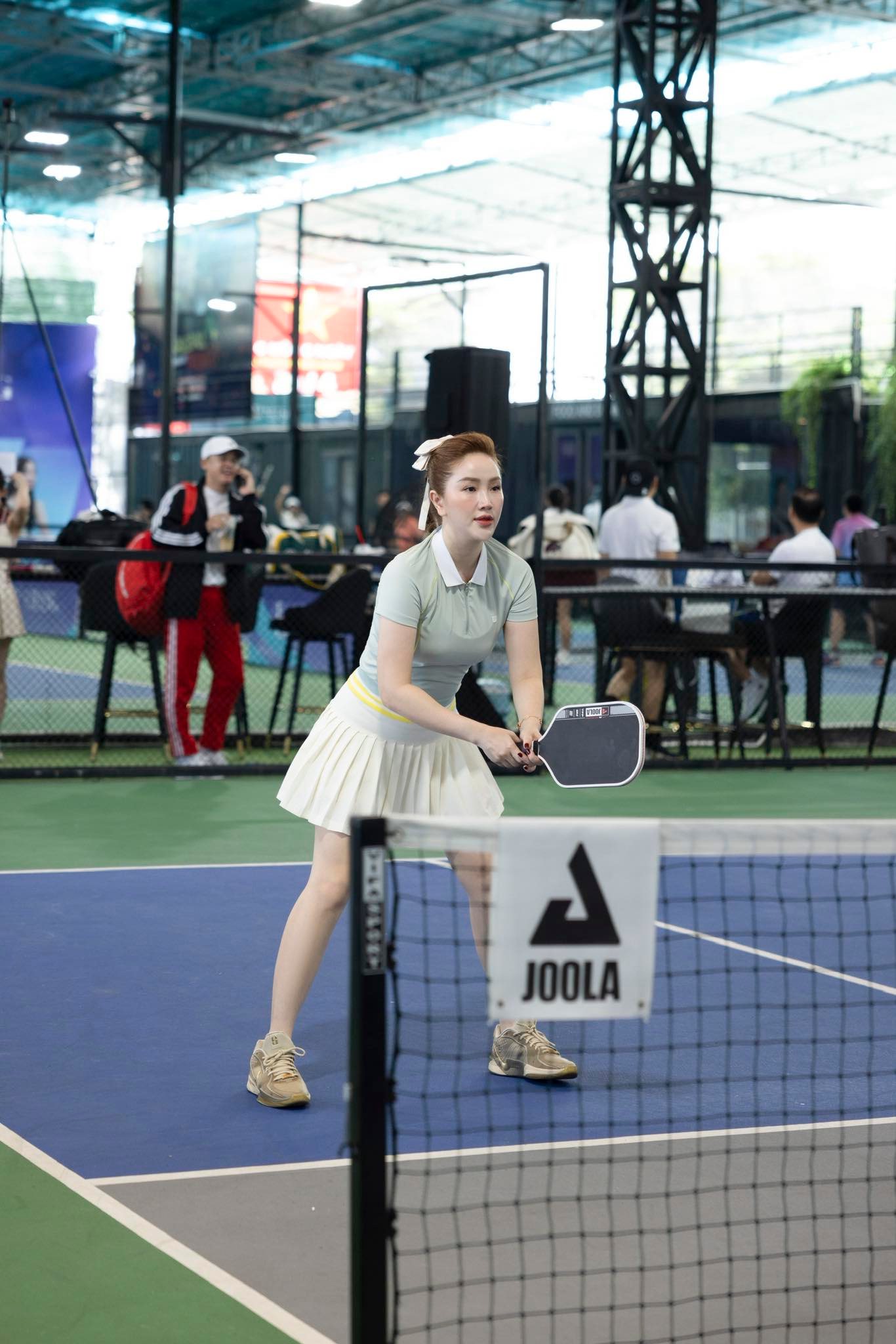 Được chồng đại gia “dụ dỗ” chơi pickleball, Bảo Thy gây sốt với visual xinh ngỡ ngàng trên sân đấu- Ảnh 6.