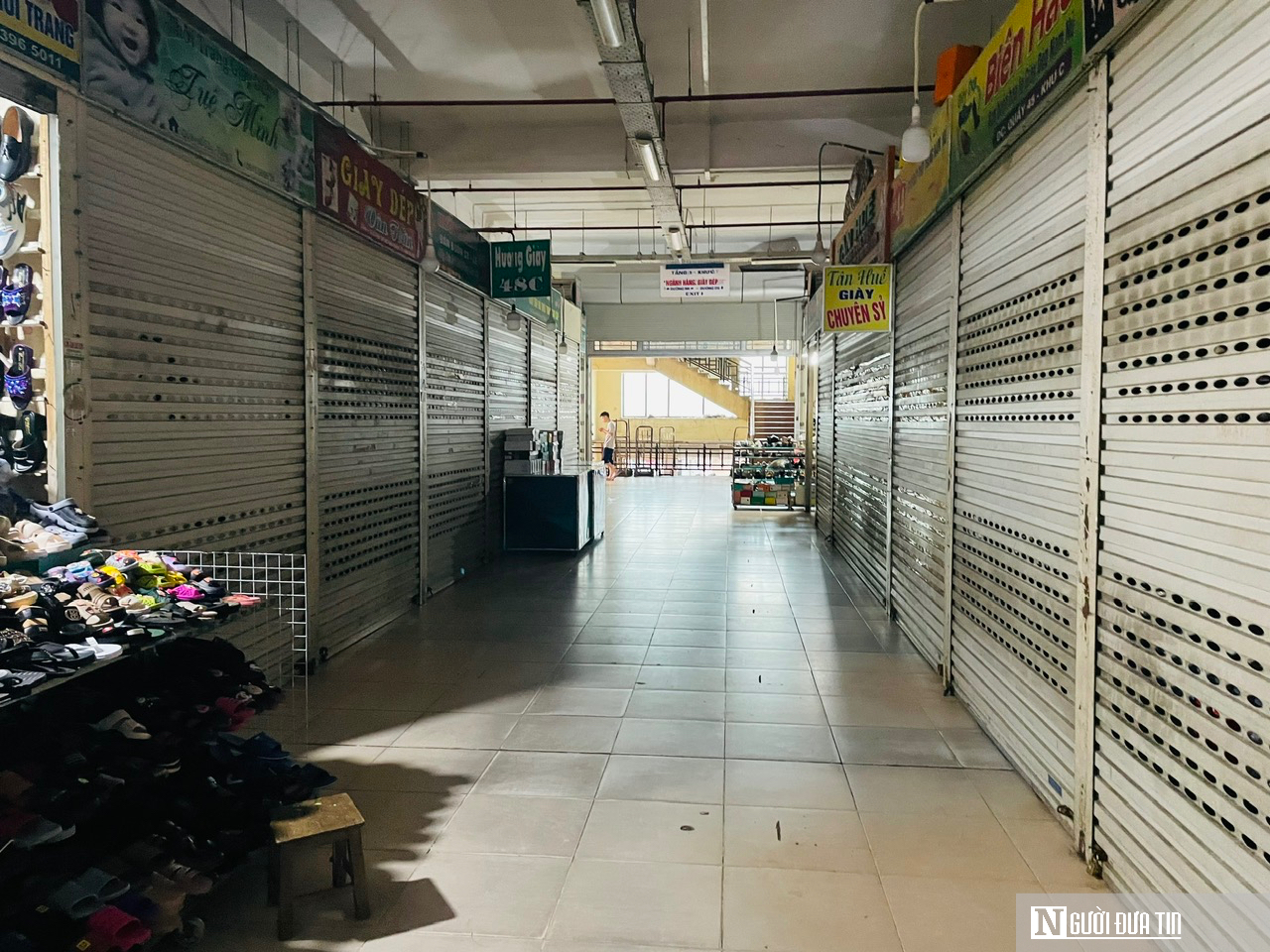 Hé lộ nguyên nhân khiến hàng loạt ki ốt chợ lớn nhất Nghệ An bất ngờ đóng cửa- Ảnh 5.