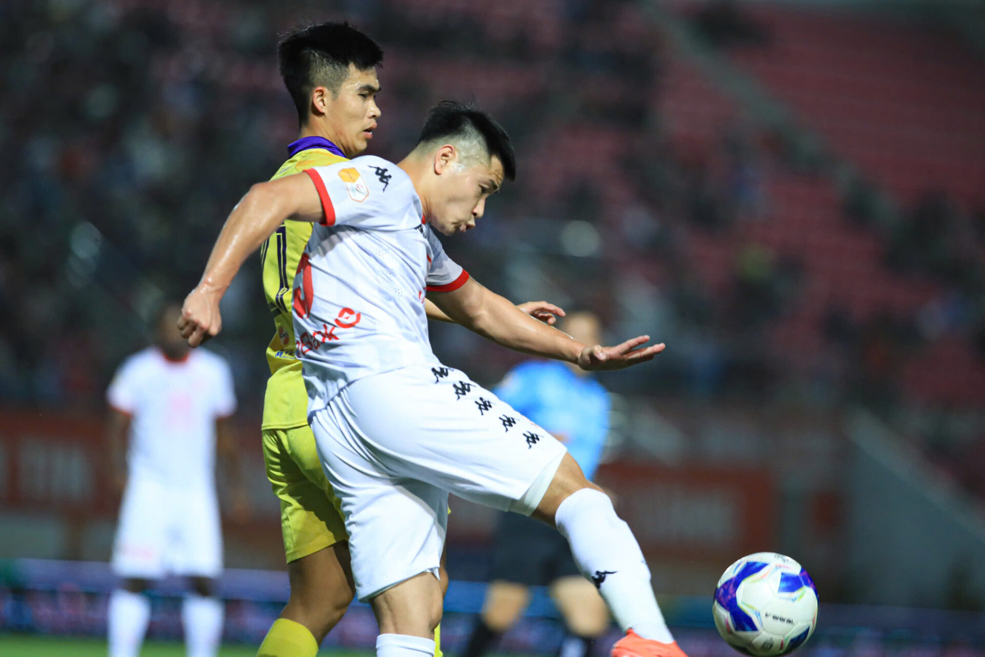 Từng đen đủi lỡ hẹn World Cup, trung vệ giá 6 tỷ “bén duyên” với tuyển Việt Nam ở tuổi 26- Ảnh 2.