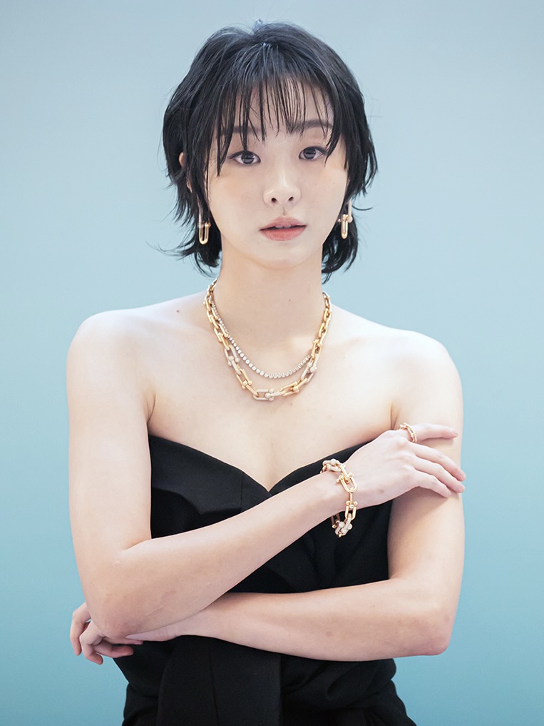 Đóa hoa độc lạ của showbiz: Từ 