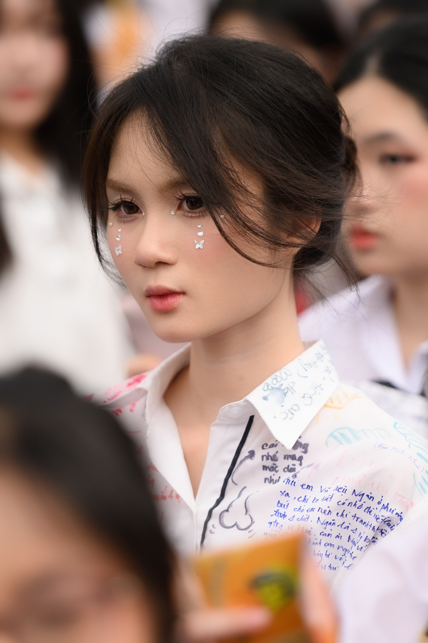 1 phút 10 giây ngắm trọn nhan sắc của dàn nữ sinh Việt Đức trong lễ bế giảng cuối cùng thời học sinh- Ảnh 13.