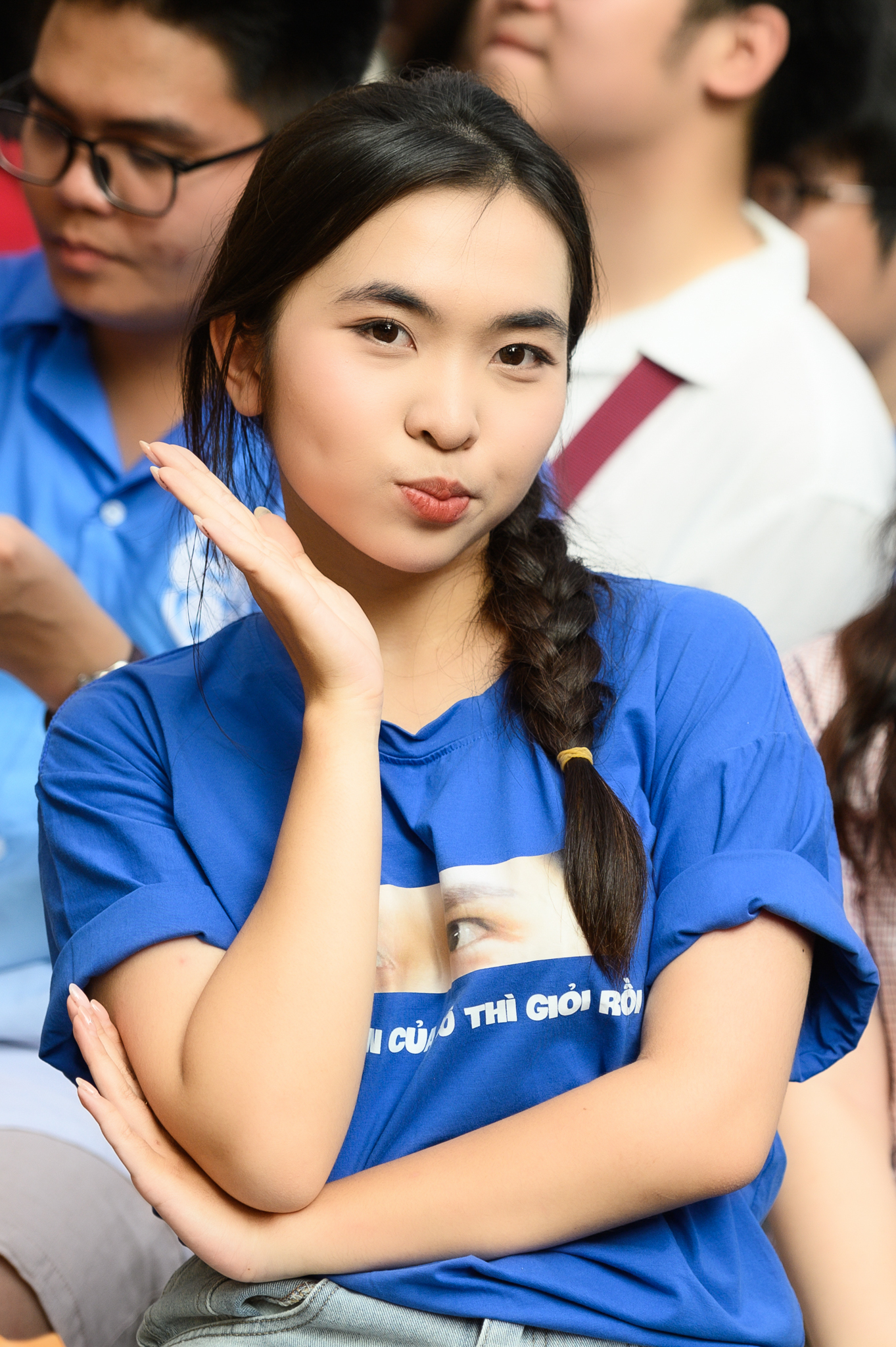 1 phút 10 giây ngắm trọn nhan sắc của dàn nữ sinh Việt Đức trong lễ bế giảng cuối cùng thời học sinh- Ảnh 15.