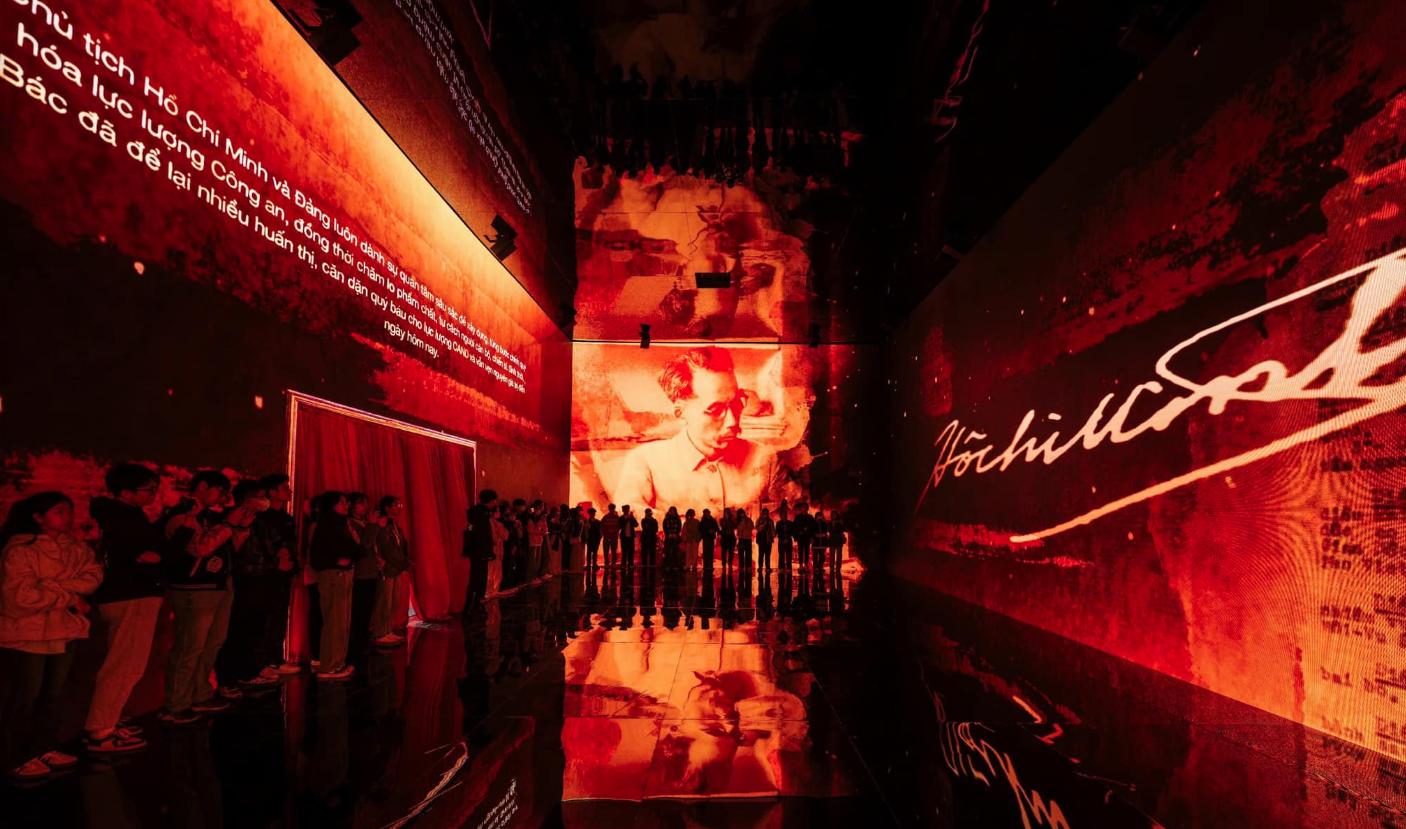 Gala âm nhạc “Vinh quang Công an nhân dân Việt Nam” đếnThành phố Hồ Chí Minh- Ảnh 2.