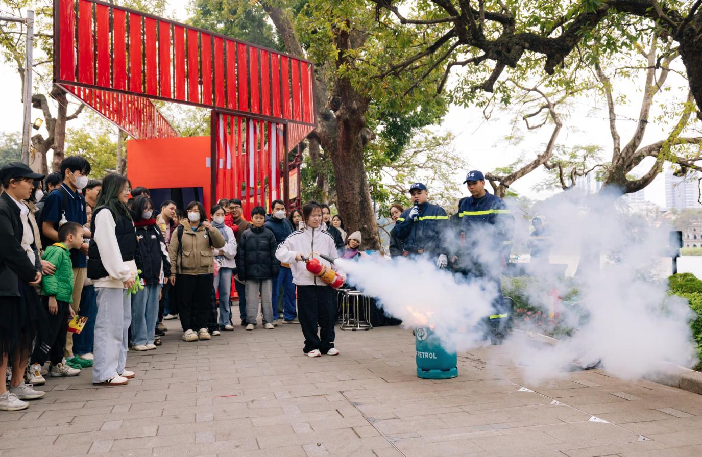 Gala âm nhạc “Vinh quang Công an nhân dân Việt Nam” đếnThành phố Hồ Chí Minh- Ảnh 3.