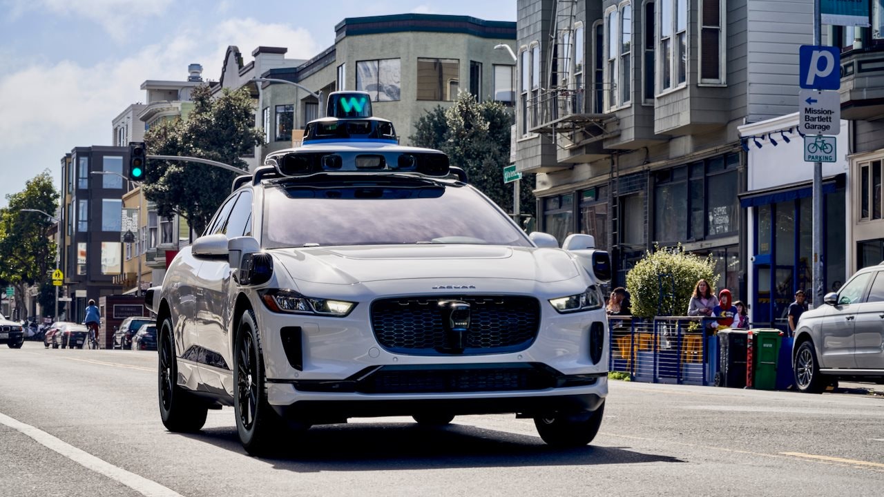Ngày tàn nghề lái taxi: Dự án robotaxi của Google vượt mặt Tesla, đạt 10 triệu lượt đặt khiến Elon Musk phải cay cú, ngành gọi xe đang sắp có ‘bão’- Ảnh 2.