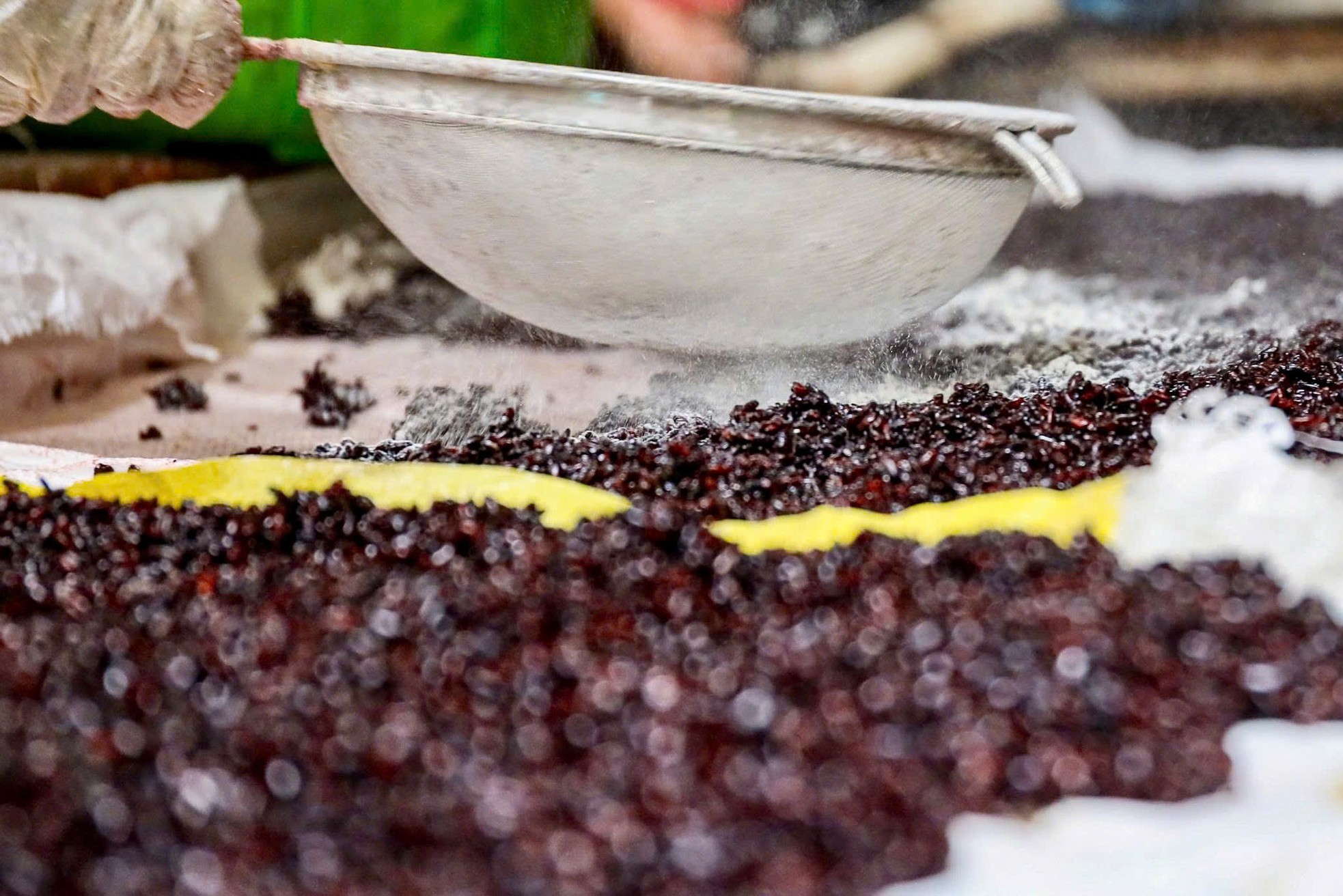 Bên trong ‘thủ phủ’ cơm rượu cận ngày Tết Đoan Ngọ ở Hà Nội- Ảnh 8.