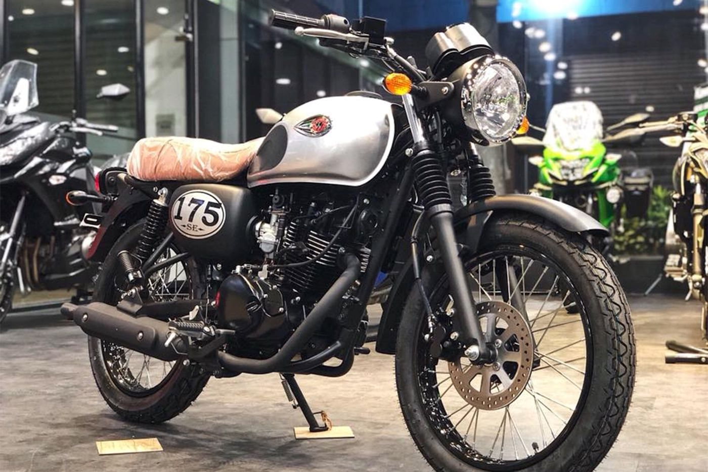 'Vua côn tay' 175cc bất ngờ giảm đậm hơn 20 triệu đồng: Thiết kế đậm nét cổ điển, trang bị vượt Honda Winner X và Yamaha Exciter- Ảnh 3.