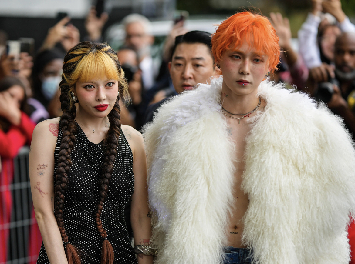 “Nữ hoàng gợi cảm” comeback “tàng hình” không ai thèm ngó đến, bị fan tẩy chay vì mải mê yêu đương- Ảnh 6.