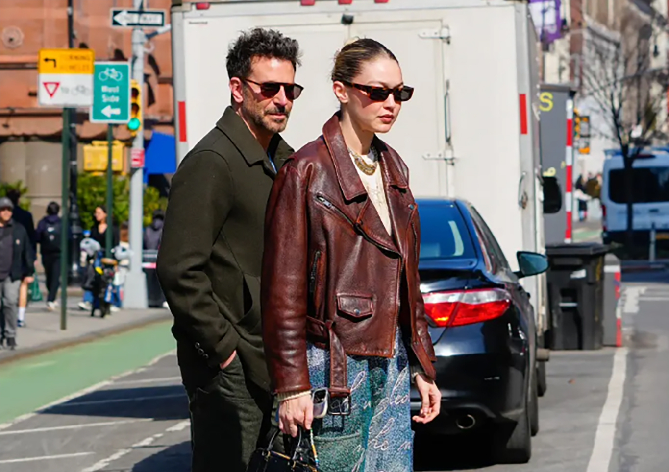 Hot: Gigi Hadid chính thức công khai hẹn hò tài tử hơn 20 tuổi Bradley Cooper bằng bức hình nóng bỏng ở tiệc sinh nhật tuổi 30- Ảnh 4.