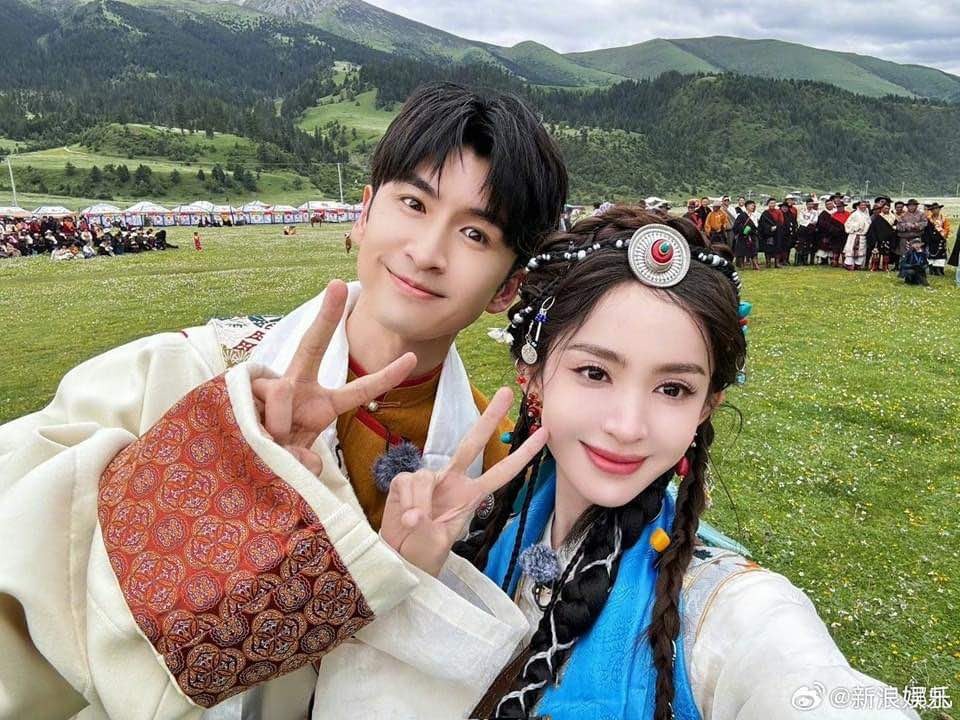 Lộ bằng chứng mỹ nhân Tân Cương bỏ người yêu nam thần, qua lại với diễn viên 