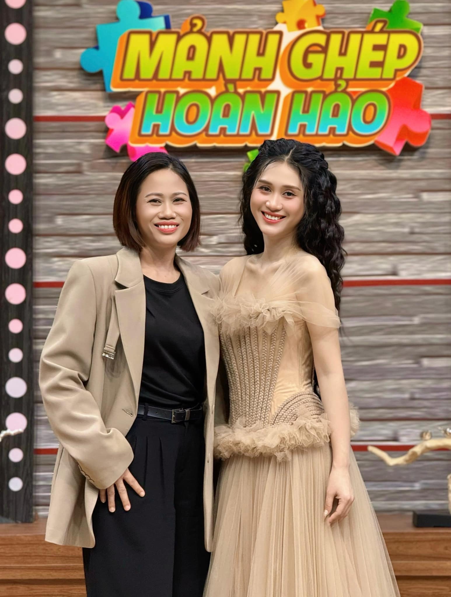 Nữ ca sĩ Việt đi nhậu, đòi xóa clip đàn ông nắm tay: "Tôi không biết chơi bời gì"- Ảnh 3.