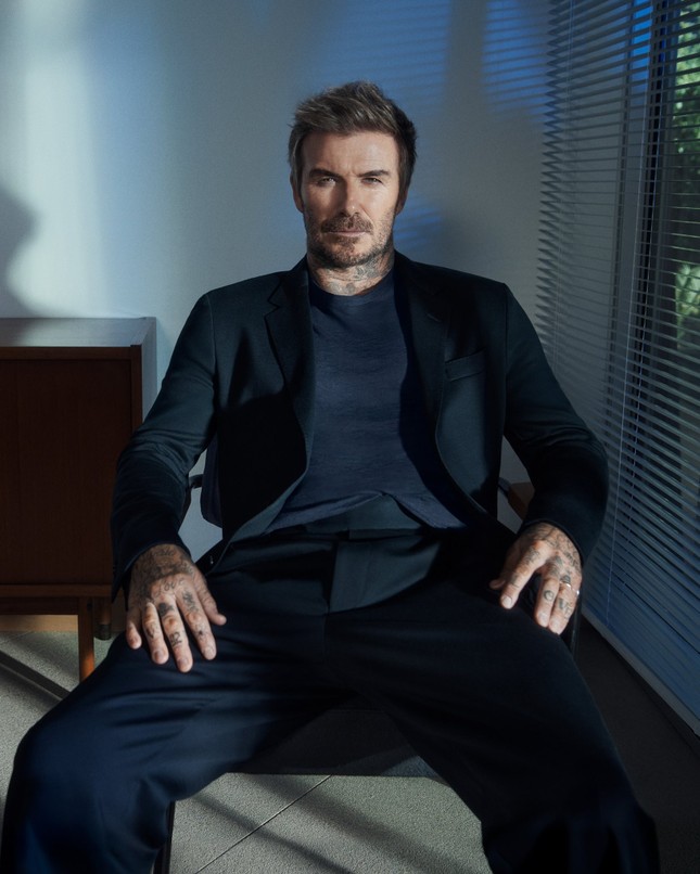 Vì sao David Beckham vẫn giữ được sự lôi cuốn ở tuổi 50?- Ảnh 4.
