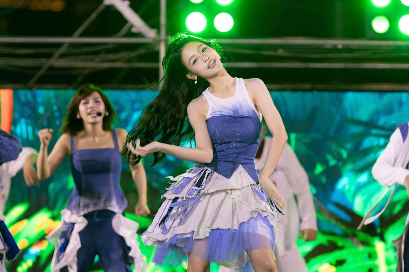 Sao nhí Gia Đình Là Số 1 bản Việt dậy thì xuất sắc sau 6 năm: Đẹp như Hoa hậu còn hát nhảy cực đỉnh- Ảnh 8. Sao nhí Gia Đình Là Số 1 bản Việt dậy thì xuất sắc sau 6 năm: Đẹp như Hoa hậu còn hát nhảy cực đỉnh- Ảnh 8.