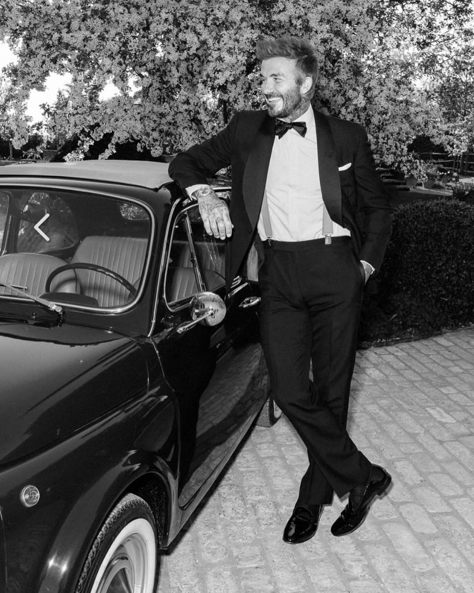 Bộ ảnh đậm chất tài phiệt của gia đình Beckham hút triệu lượt 