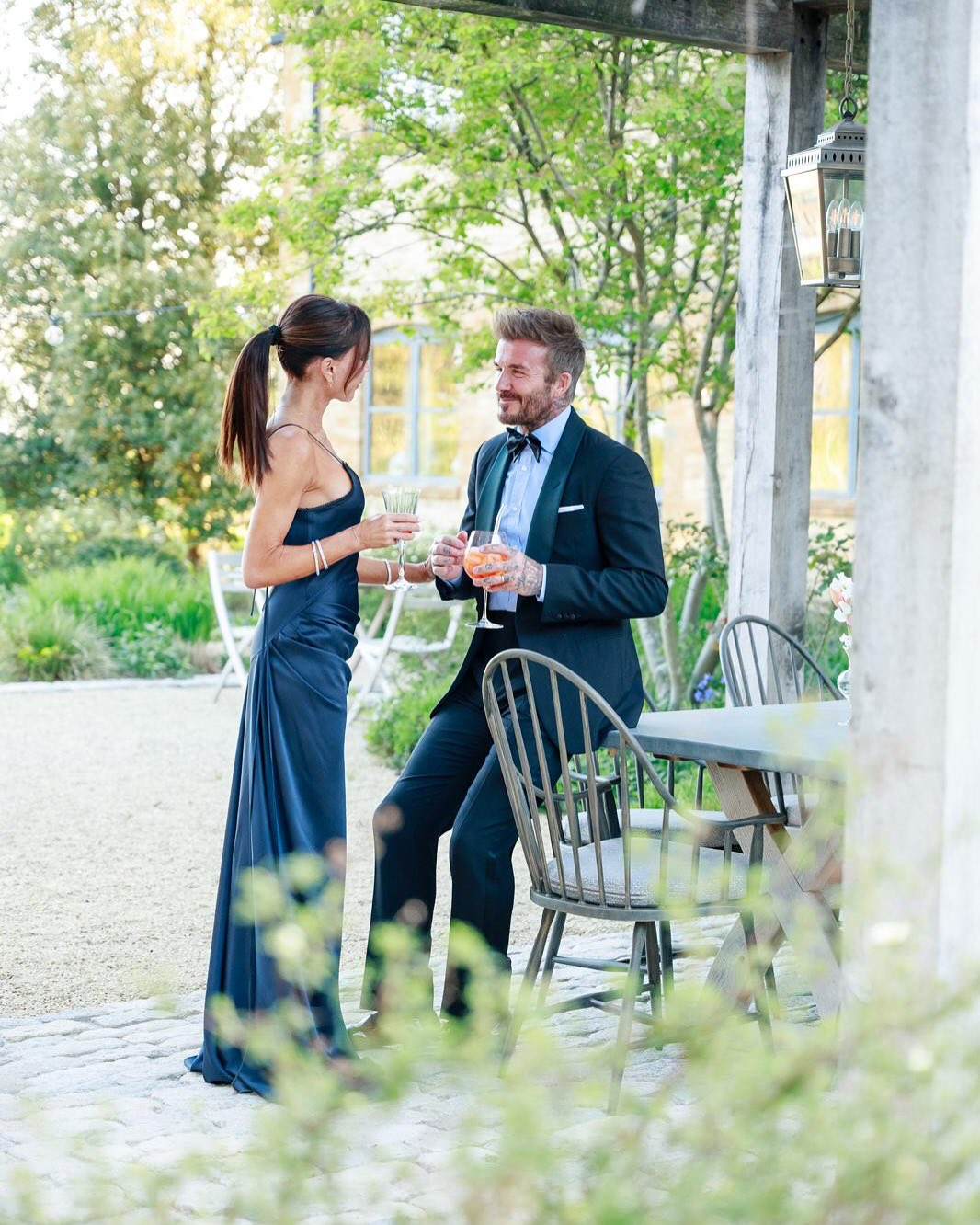 Bộ ảnh đậm chất tài phiệt của gia đình Beckham hút triệu lượt 