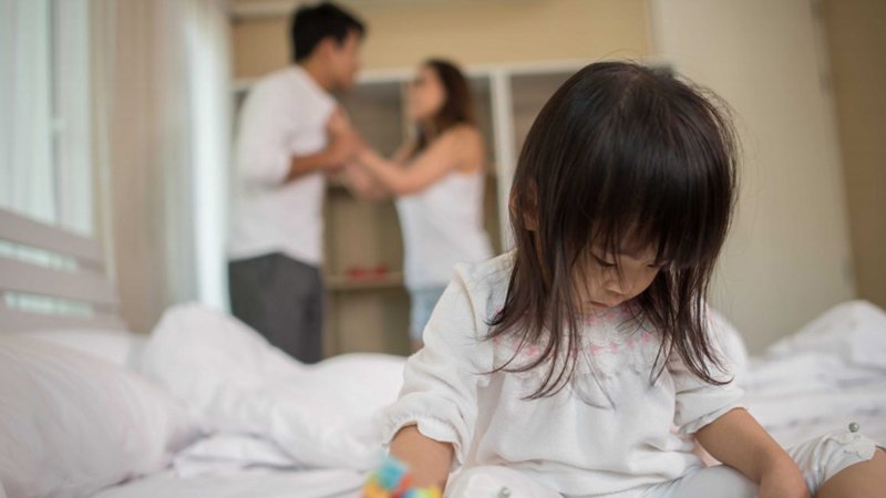 Nghiên cứu đáng buồn: Cha mẹ ly hôn sẽ gián tiếp đẩy cuộc hôn nhân của con cái trong tương lai xuống bờ vực đổ vỡ- Ảnh 2.