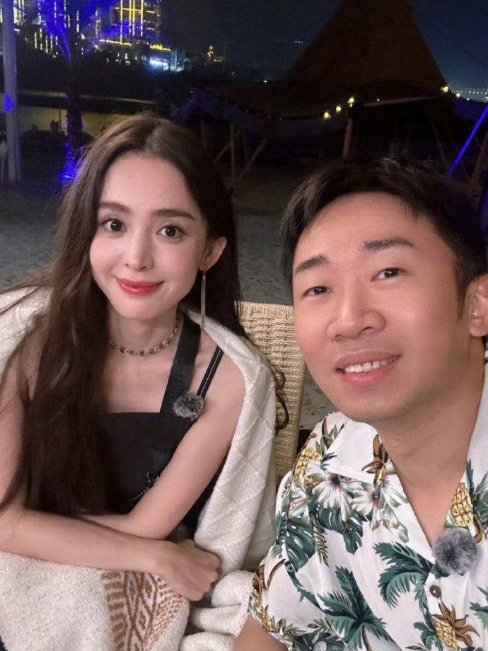 Lộ bằng chứng mỹ nhân Tân Cương bỏ người yêu nam thần, qua lại với diễn viên 