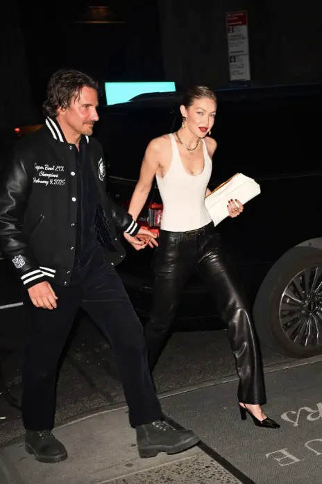 Hot: Gigi Hadid chính thức công khai hẹn hò tài tử hơn 20 tuổi Bradley Cooper bằng bức hình nóng bỏng ở tiệc sinh nhật tuổi 30- Ảnh 2.