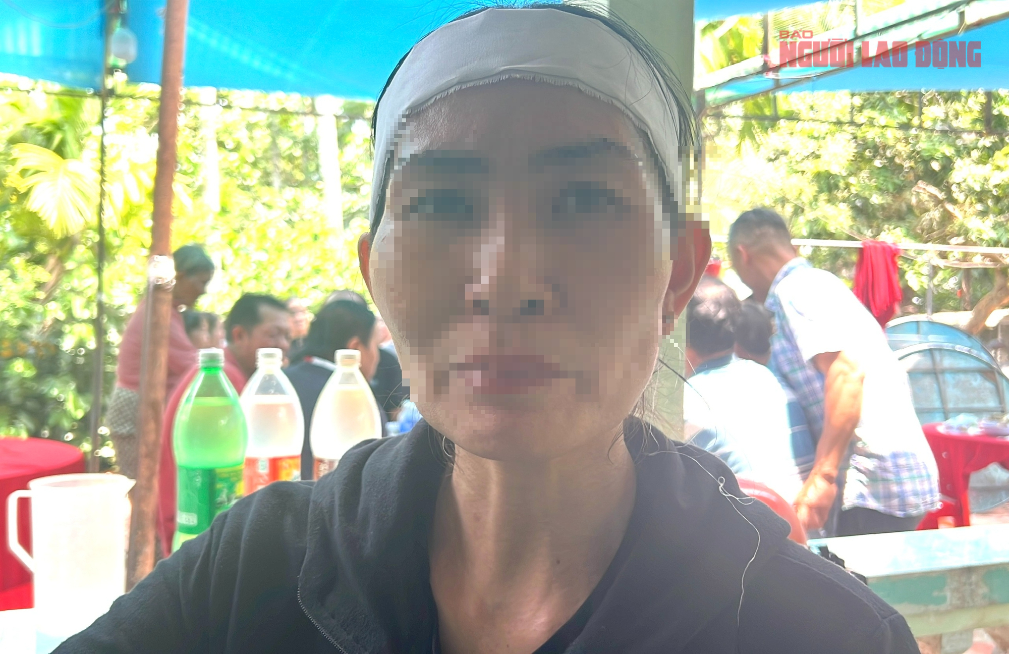 Vụ bé gái bị tai nạn giao thông ở Vĩnh Long: Mẹ ruột đề nghị hoãn buổi làm việc với công an- Ảnh 1.