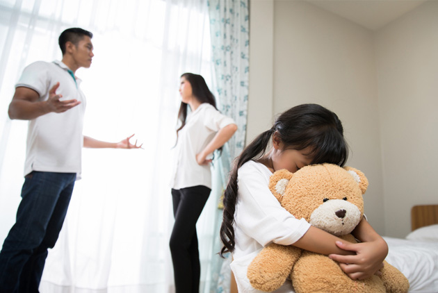 Nghiên cứu đáng buồn: Cha mẹ ly hôn sẽ gián tiếp đẩy cuộc hôn nhân của con cái trong tương lai xuống bờ vực đổ vỡ- Ảnh 1.