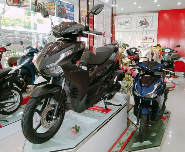 Bảng giá xe máy Honda Air Blade mới nhất tháng 5/2025: 