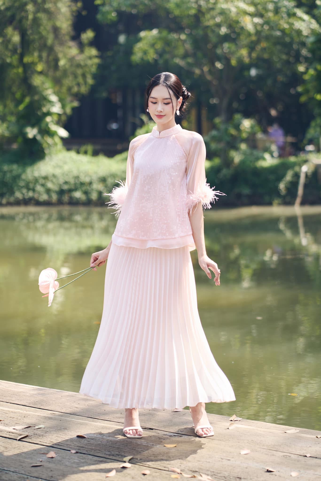 Bà xã Anh Đức ngày càng thăng hạng nhan sắc, diện đồ truyền thống lần nào cũng “đốn tim” netizen- Ảnh 12.