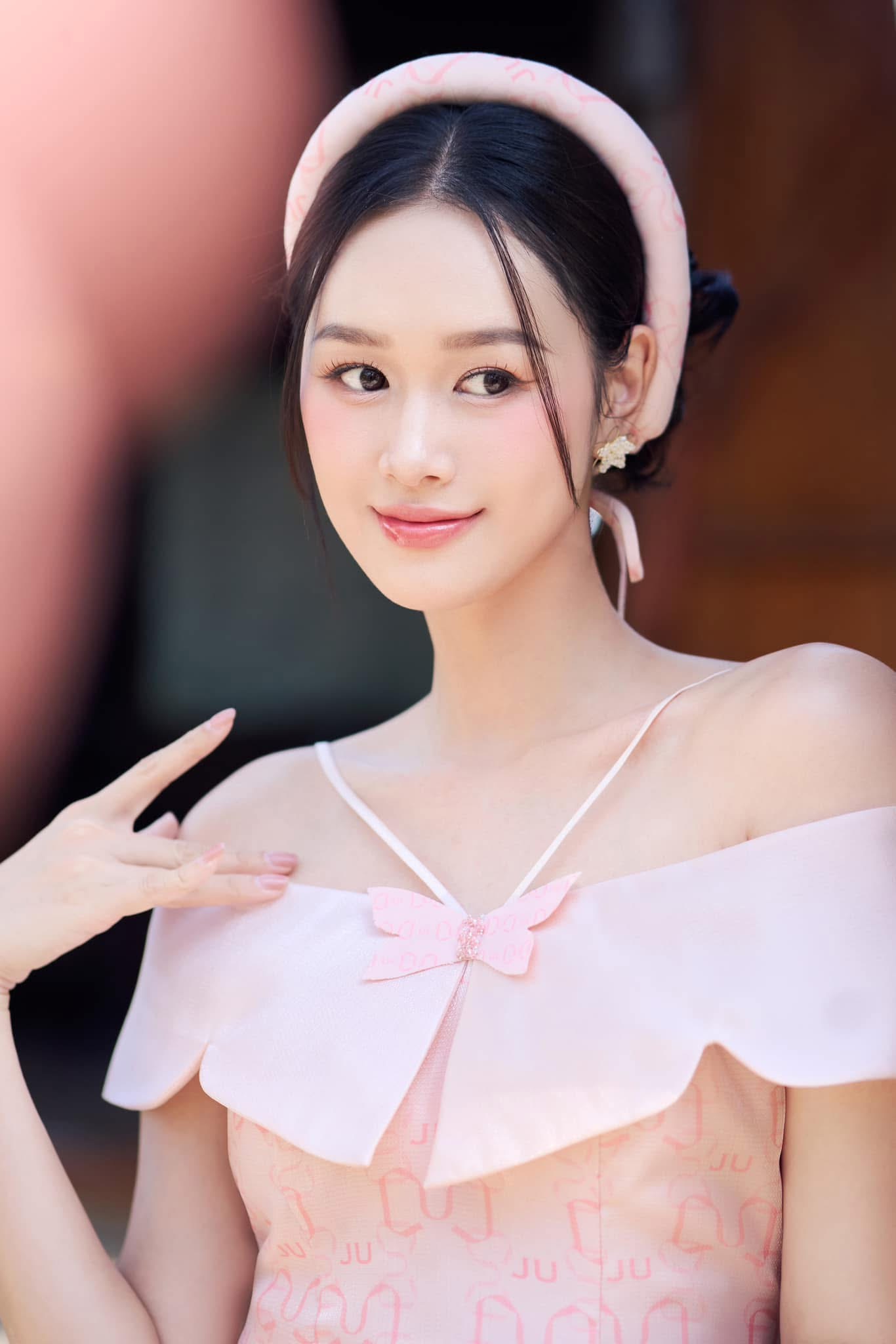 Bà xã Anh Đức ngày càng thăng hạng nhan sắc, diện đồ truyền thống lần nào cũng “đốn tim” netizen- Ảnh 14.
