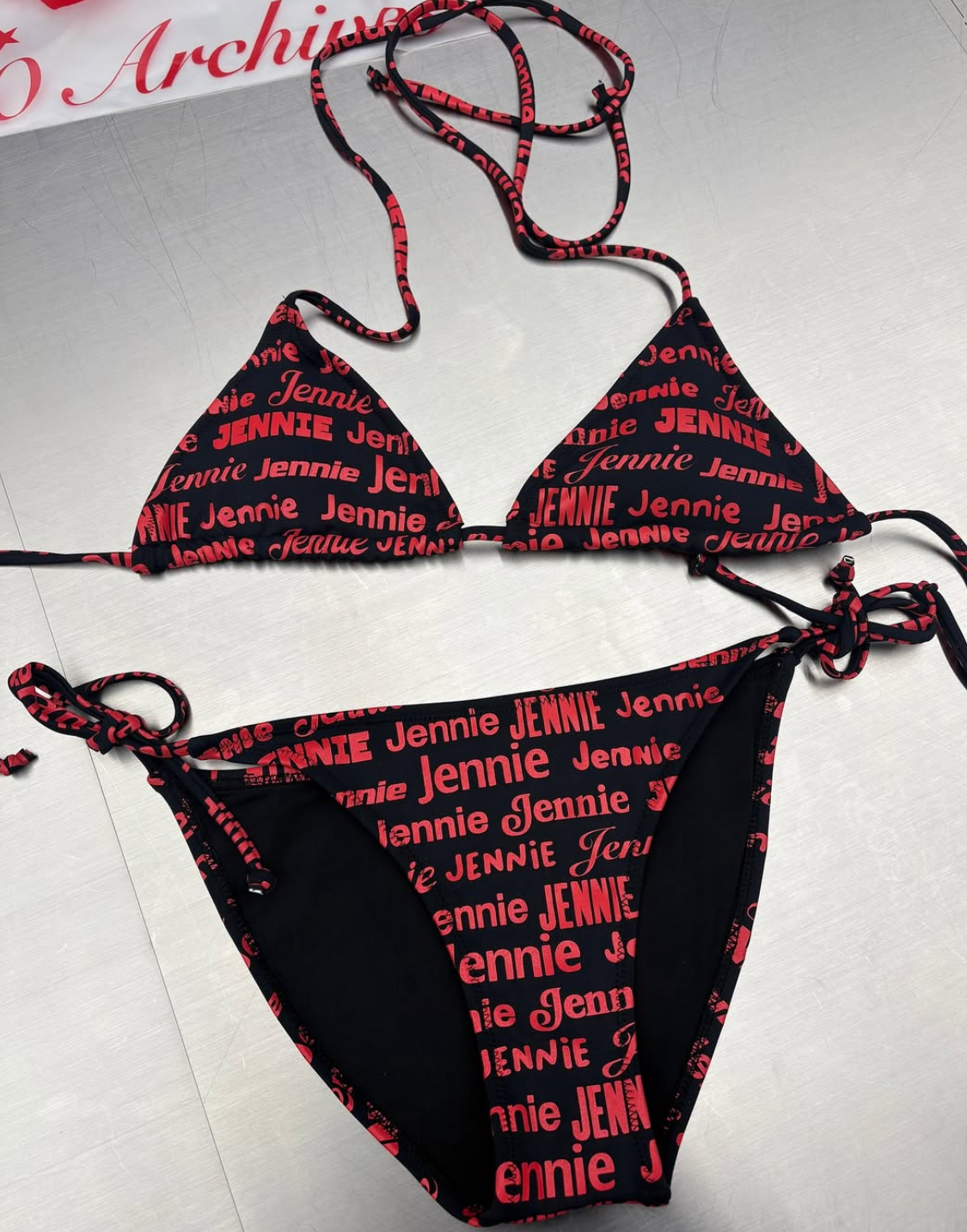 Thời tiết lúc này không thể “nóng” bằng Jennie khoe ảnh bikini: 1 chi tiết độc quyền không ai có được- Ảnh 2.