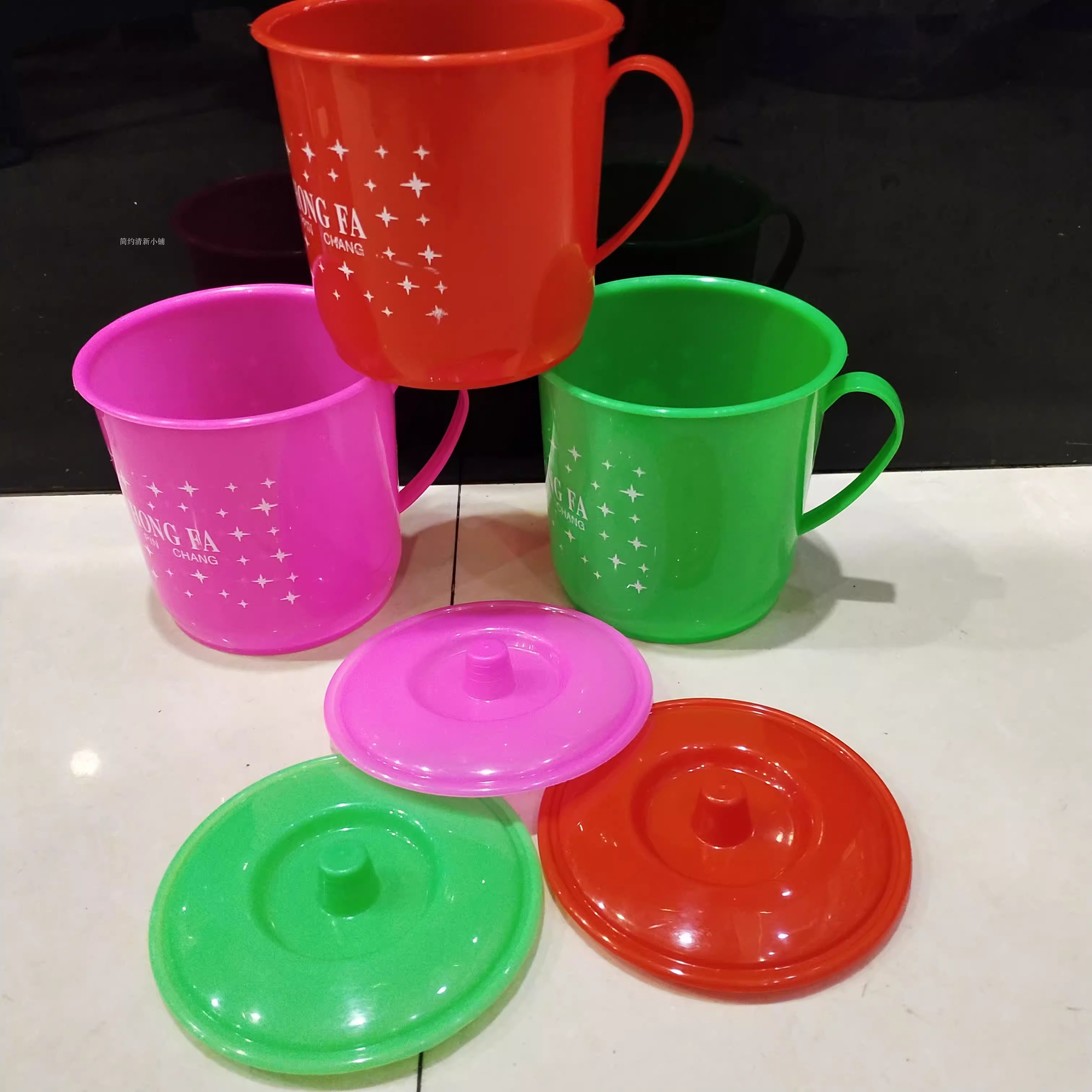 Cảnh báo: 4 loại cốc bạn tin dùng hàng ngày là 
