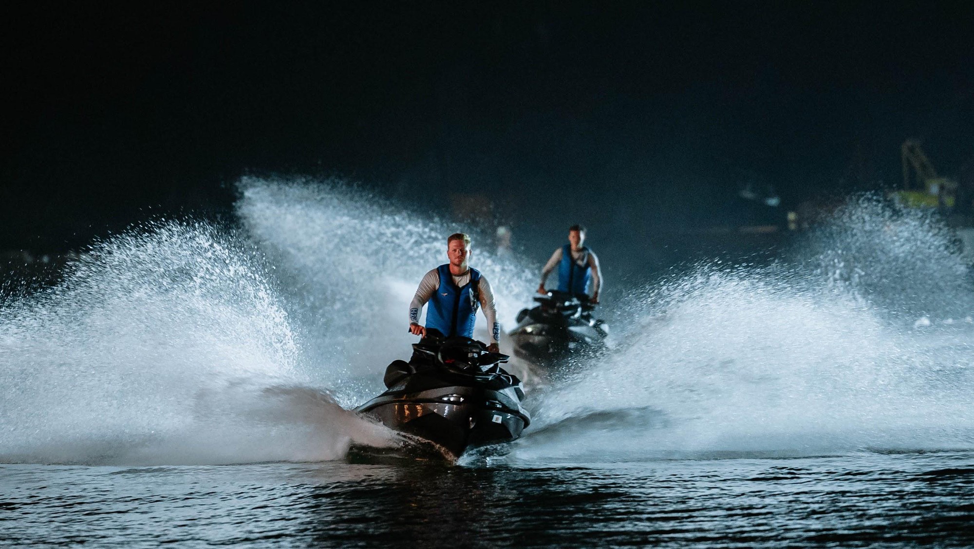 Nóng: Show diễn Jetski bắn pháo hoa trên mặt biển tại Cát Bà khởi động- Ảnh 7.